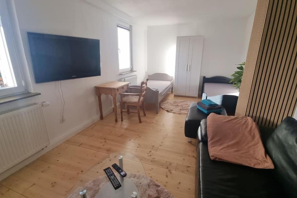 شقة Wohnen In Niederweimar Zwischen Marburg Und Giessen المظهر الخارجي الصورة